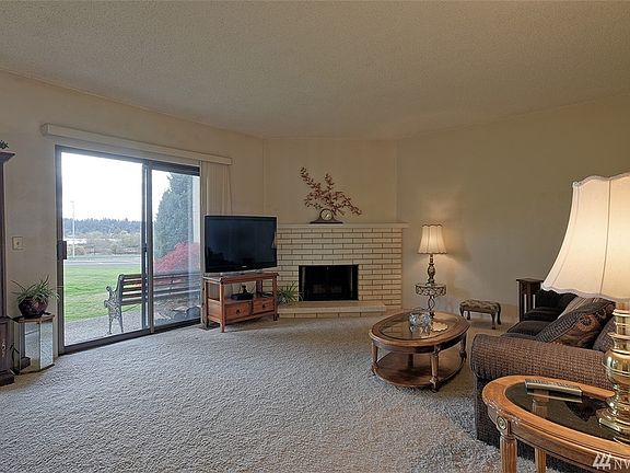 3rd image of 23301 Lakeview Dr