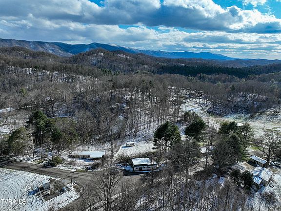 4th image of 2832 Denton Valley Rd