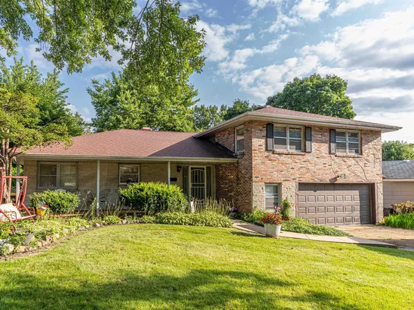 2804 Carmac Rd, Rockford, IL 61101