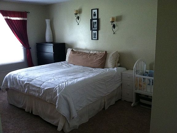 4th image of 2920 Roberts Dr APT 2