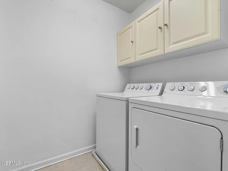 3897 Lionheart Dr — Photo 25