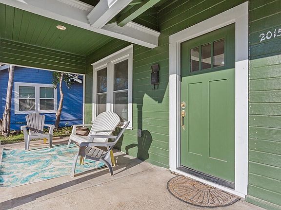 3rd image of 2015 Windsor Ave