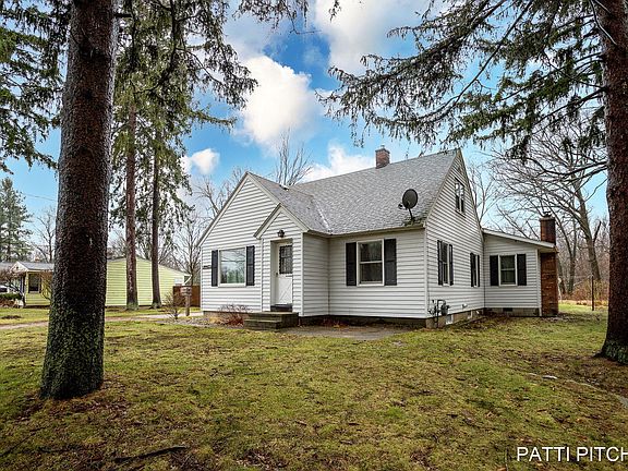 3rd image of 3863 S Sheridan Dr