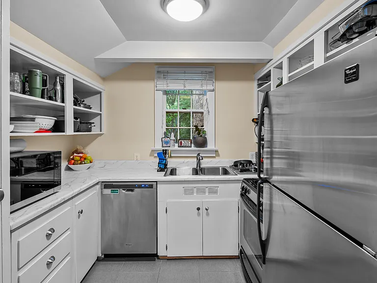 2503 Walker Ave — Photo 5