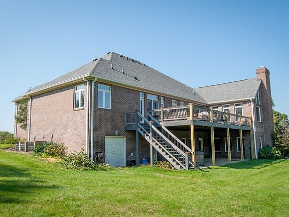 5th image of 212 Whirlaway Ln