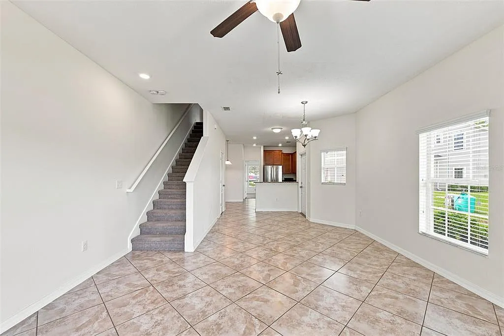 4 bed, 3.0 bath, 1612 sqft, $2,600 — Photo 3