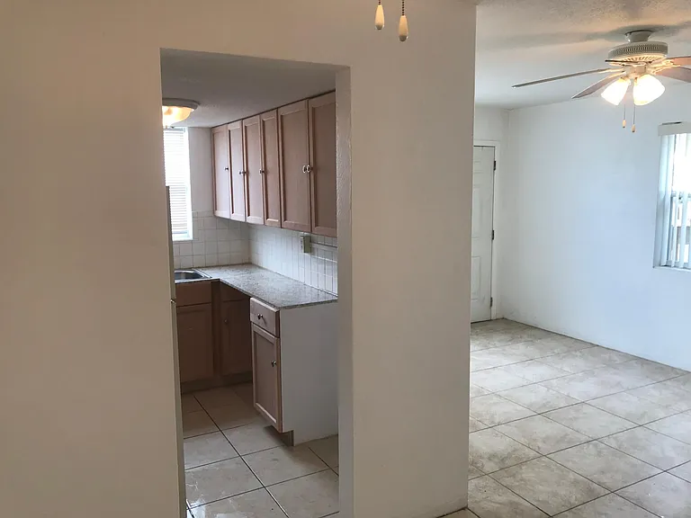 116 S Coates St #5 — Photo 6