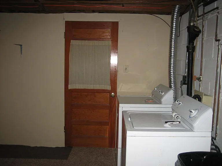 2212 Cedar Acres Dr — Photo 26