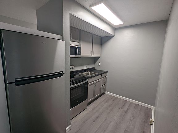 4th image of 1310 E Mishawaka Ave #8