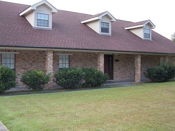 2nd image of 4014 Country Dr