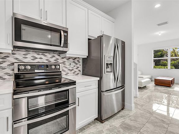 5th image of 582 Parsons Way