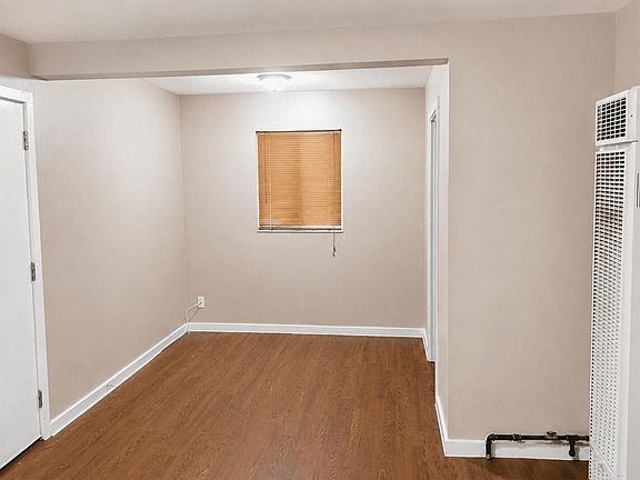 4th image of 32462 Lenawee St