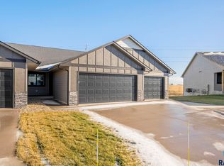 1320 N Kenley Pl, Tea, SD 57064