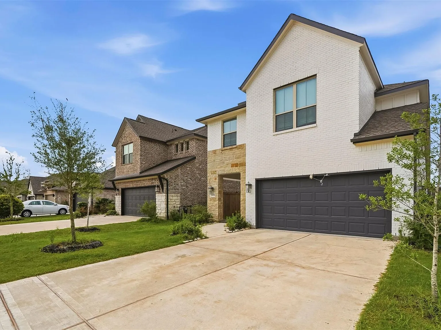 4 bed, 3.5 bath, 2600 sqft, $3,800 — Photo 2