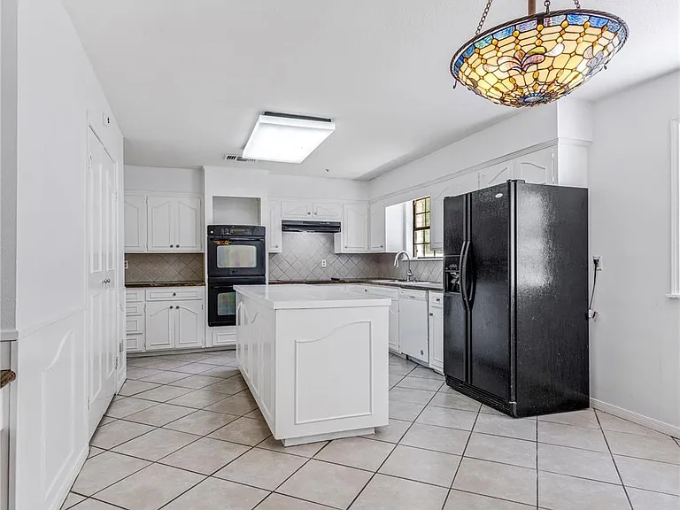 11906 Pepperdine Ln — Photo 9