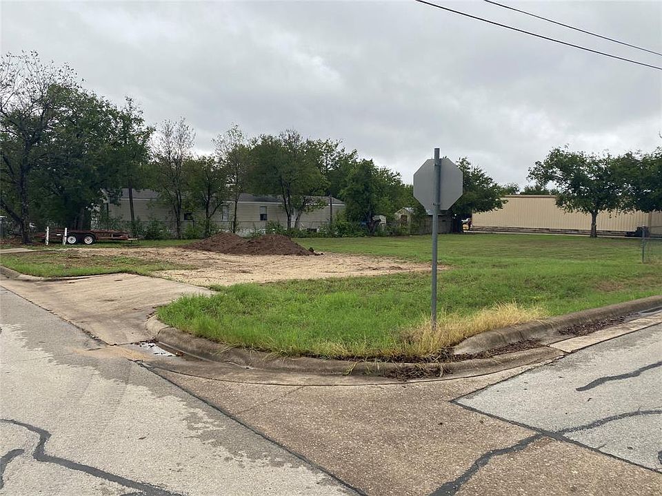 1st image of 405 Bryan St Lot 7