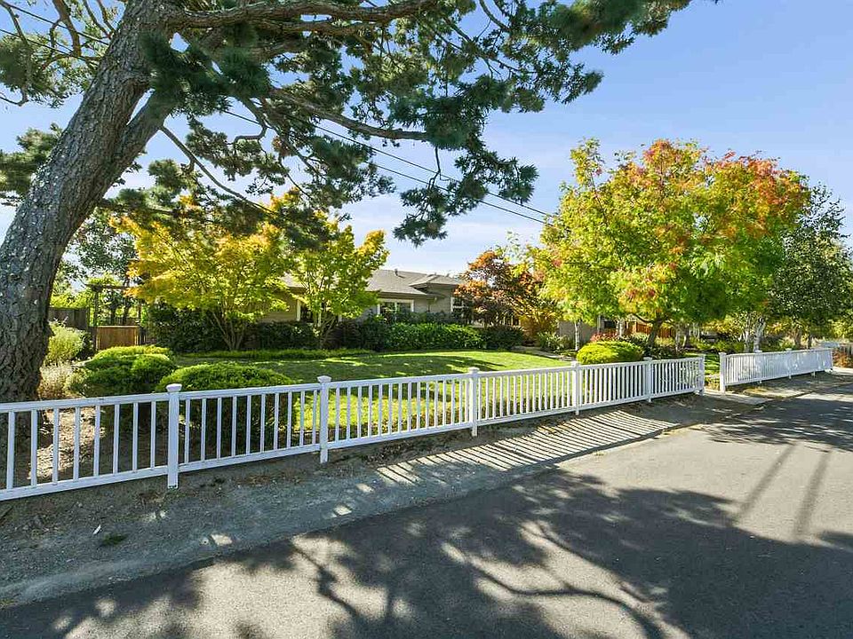 1st image of 9 Keith Dr