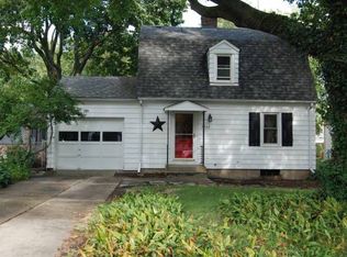 1402 S 4th St, St Charles, IL