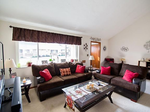 4th image of 25475 Country Club Blvd Unit 9