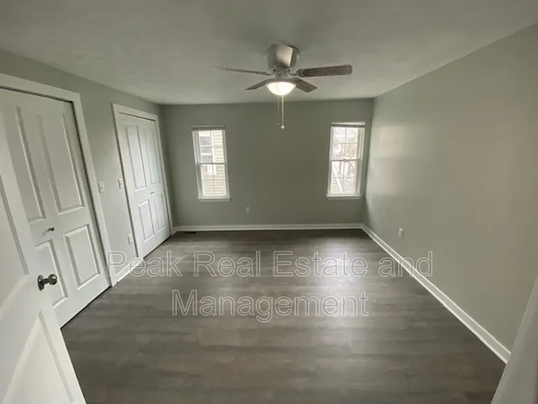 1011 Logan St SE — Photo 12