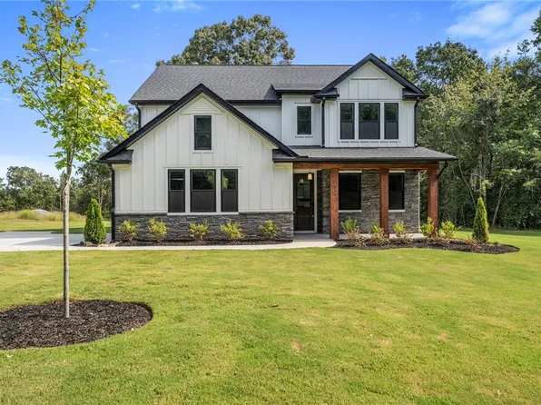 973 Andersonville Rd, Townville, SC 29689