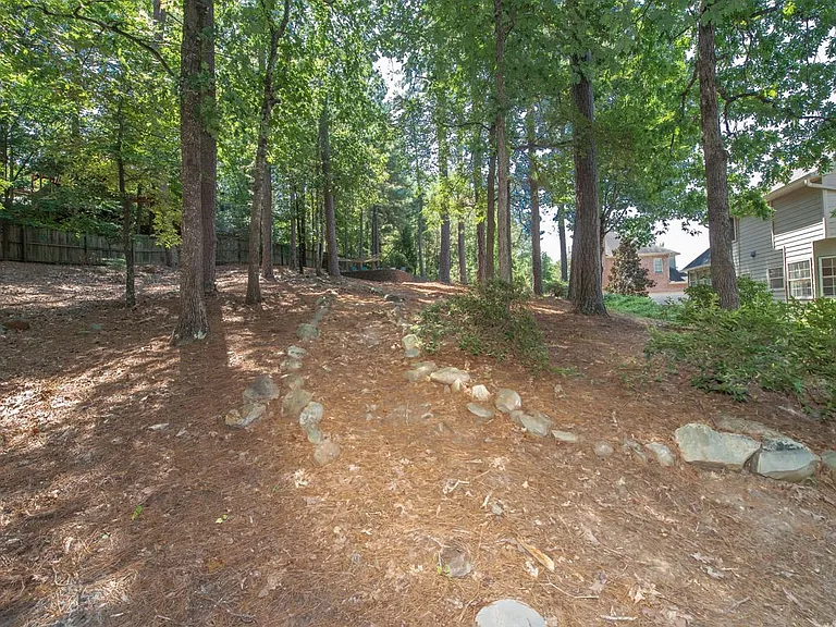15 Lorian Dr — Photo 34