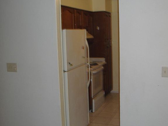 5th image of 8011 Langport