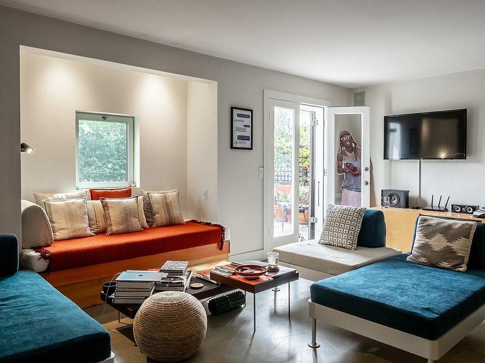 1st image of 17 Driftwood St #1