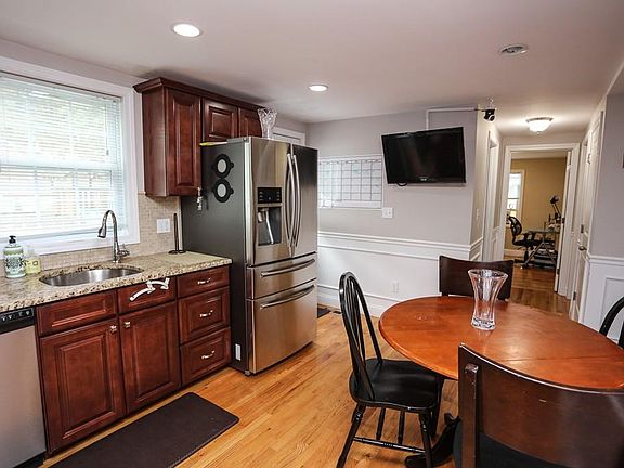 5th image of 8 Westford St