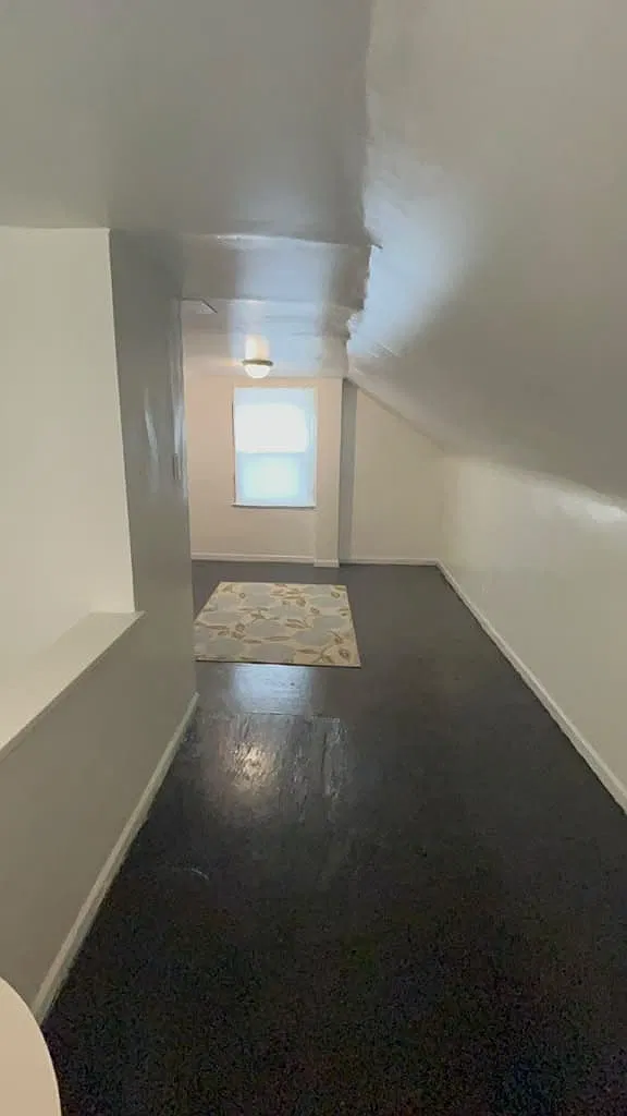 3 bed, $1,300 — Photo 3