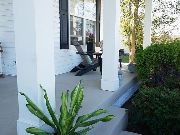 3rd image of 166 Owens Ln