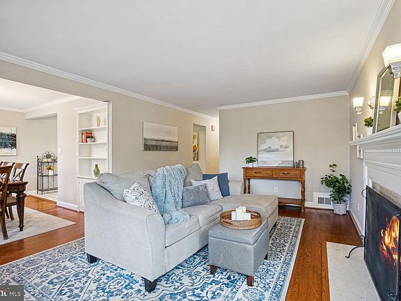 5th image of 7014 Bradley Cir