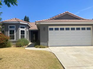 236 Sherman Peak Dr, Bakersfield, CA 93308