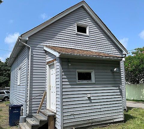 3rd image of 119 Clare St