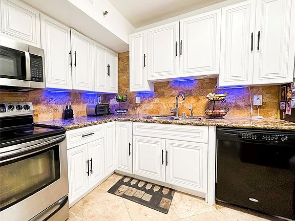 2nd image of 901 Hillcrest Dr APT 602