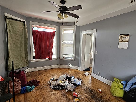 4th image of 833 N Lawndale Ave