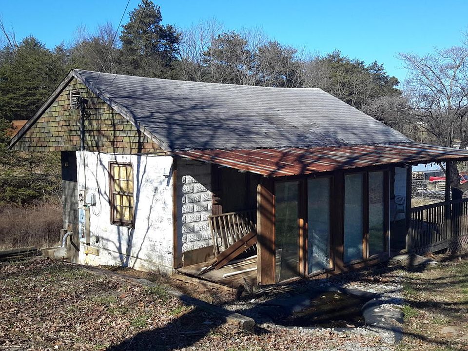 2nd image of 724 Maryville Hwy