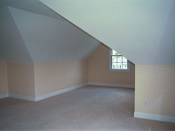 Bonus room with lots of light, space and storage