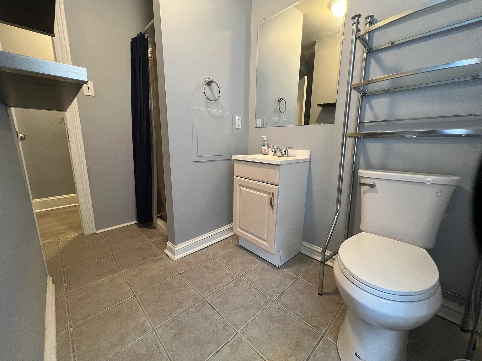 1713 W Oxford St — Photo 4