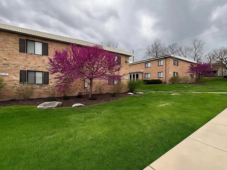8742 Brentshire Walk #8742 — Photo 6