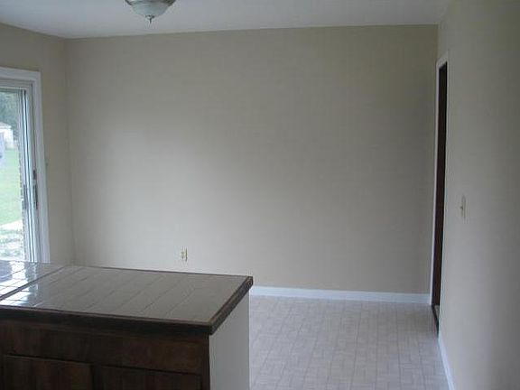 5th image of 111 S North Dr