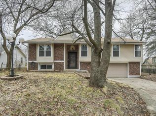 8516 Switzer Rd, Overland Park, KS 66214