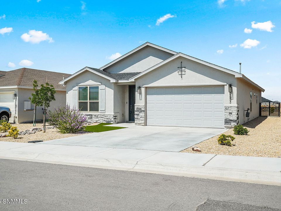 1st image of 2653 Blue Heron Pl