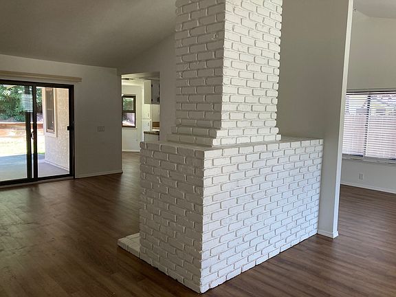 2nd image of 1108 Sandringham Way