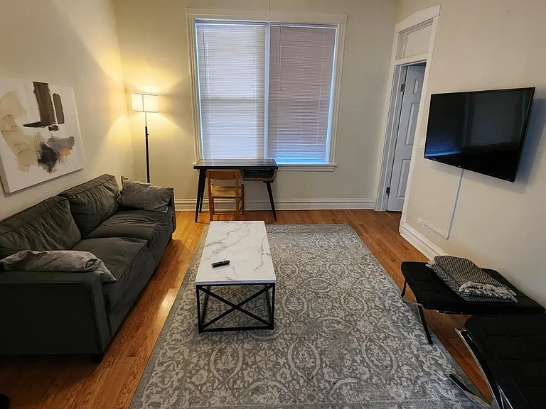 928 S Claremont Ave #1R — Photo 6