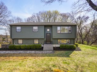 2 Benson Dr, Danbury, CT 06810