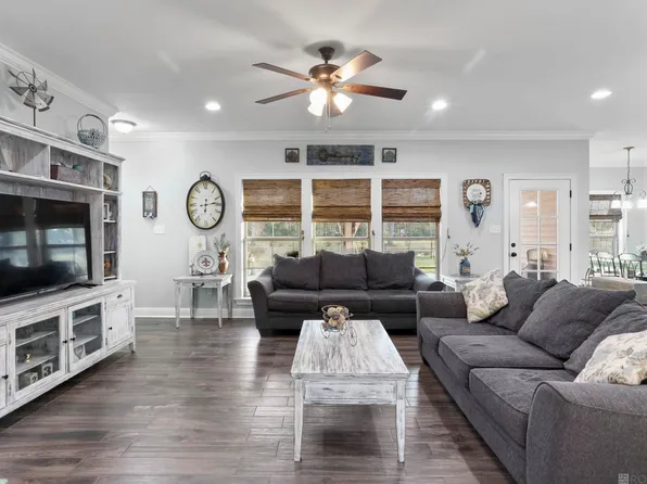 44067 Lebeau Rd, Saint Amant, LA 70774