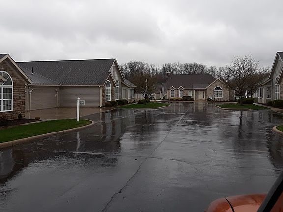 Main drive way into condo 