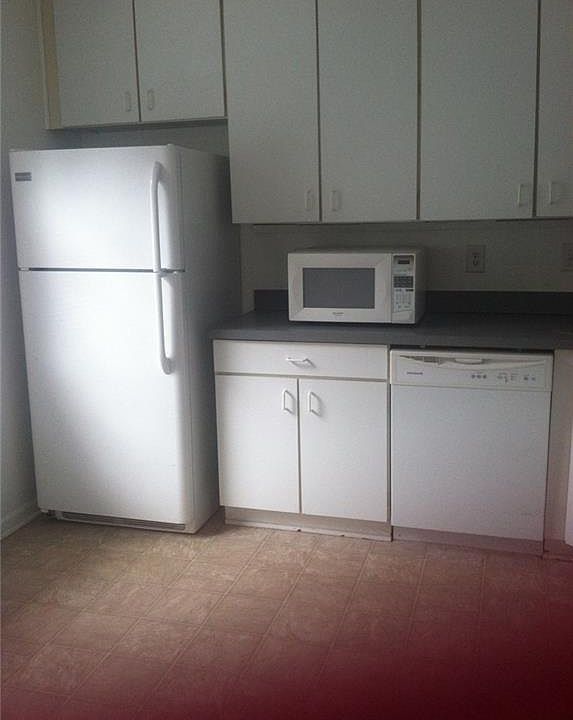 1st image of 605 Mary Robert Ln #104