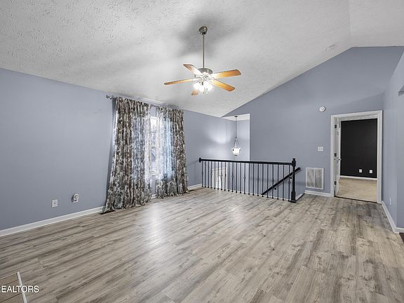3rd image of 5981 Katrina Ln